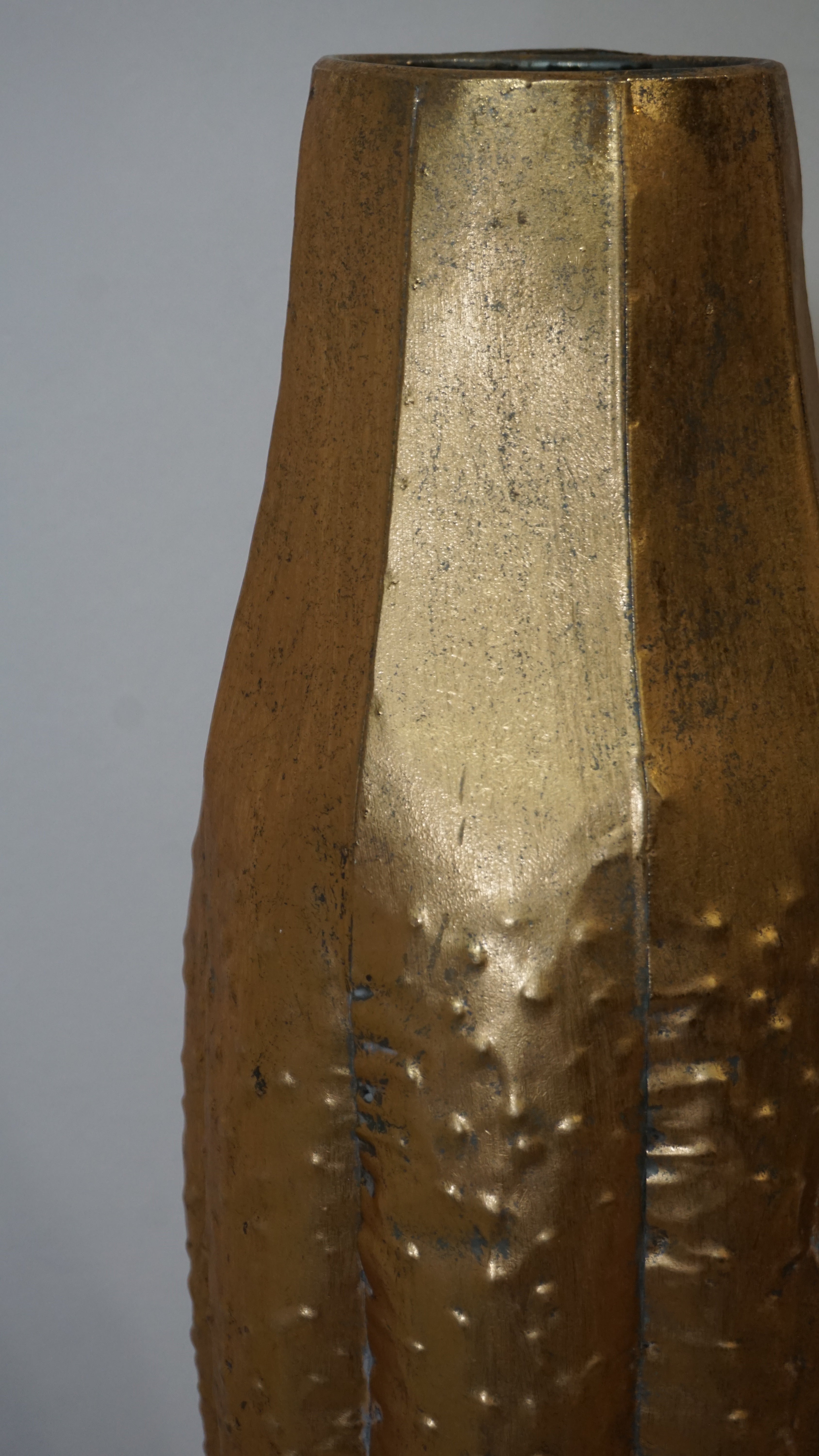 VASO ORO IN METALLO
