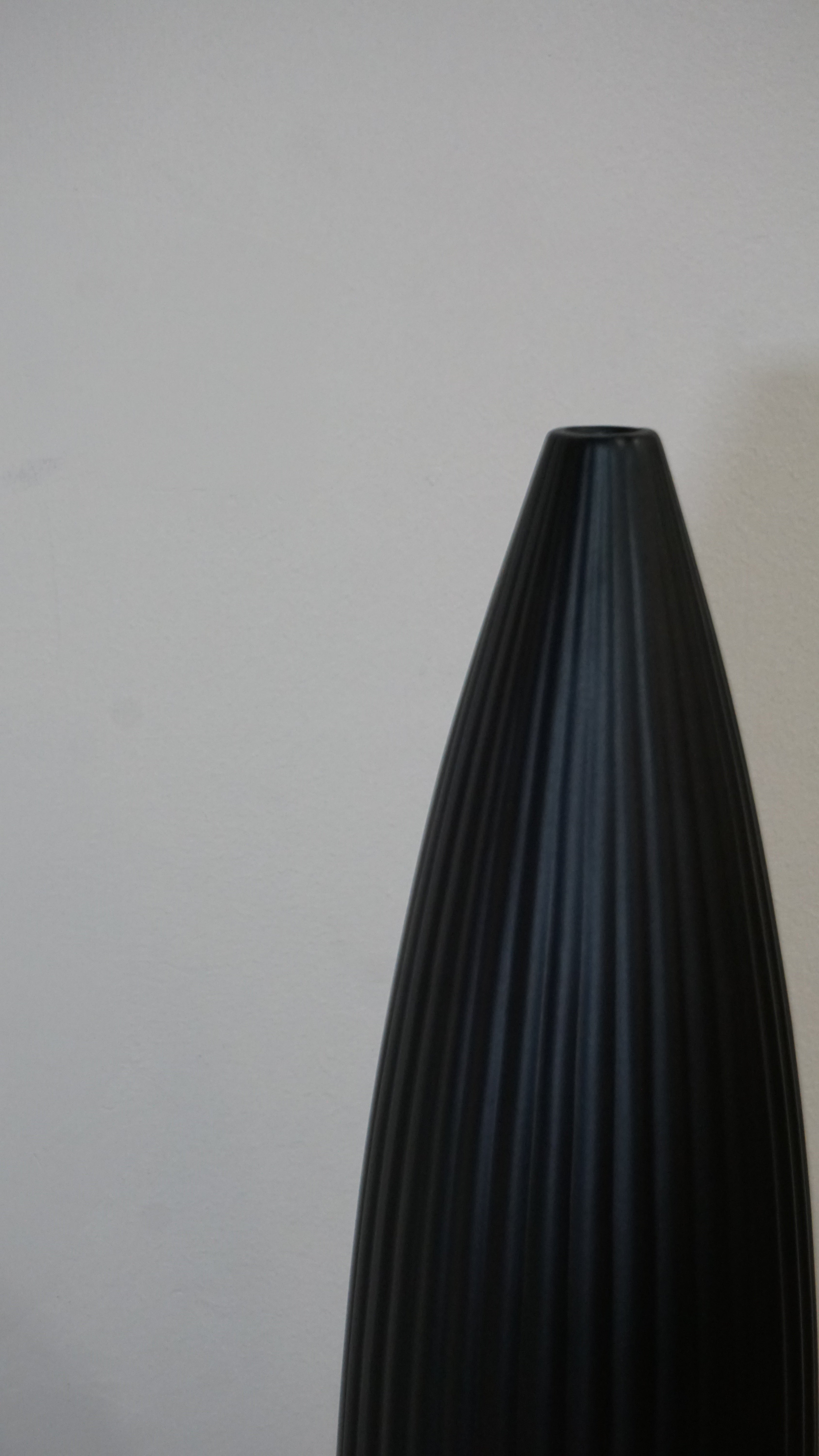 VASO IN CERAMICA NERO