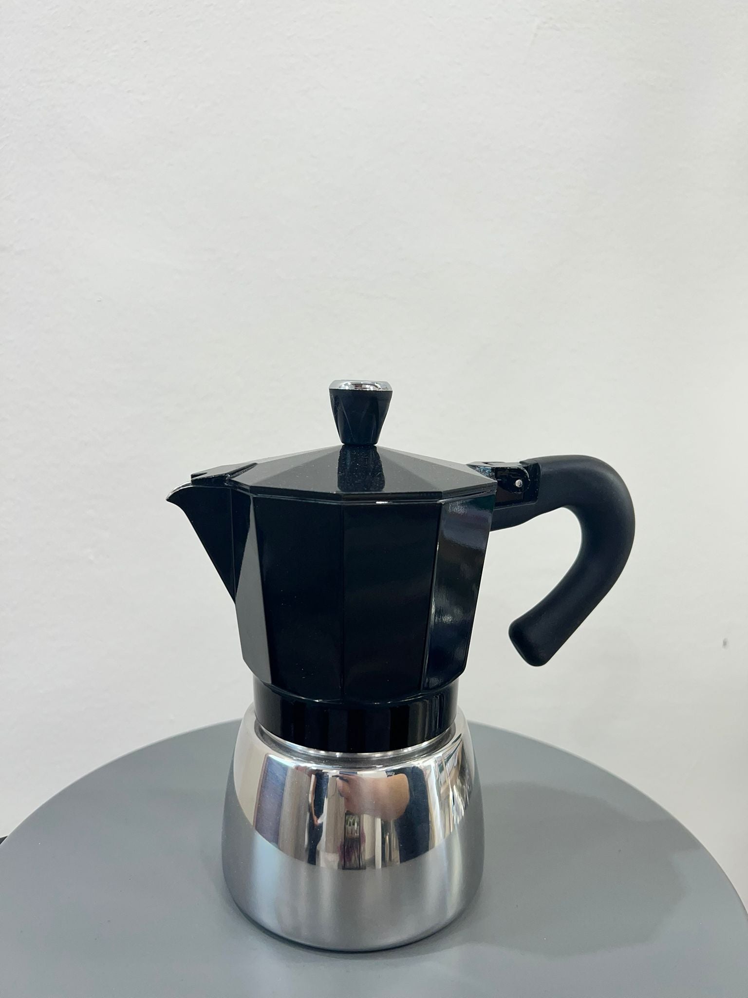 CAFFETTIERA INDUZIONE 6 TAZZE NERA