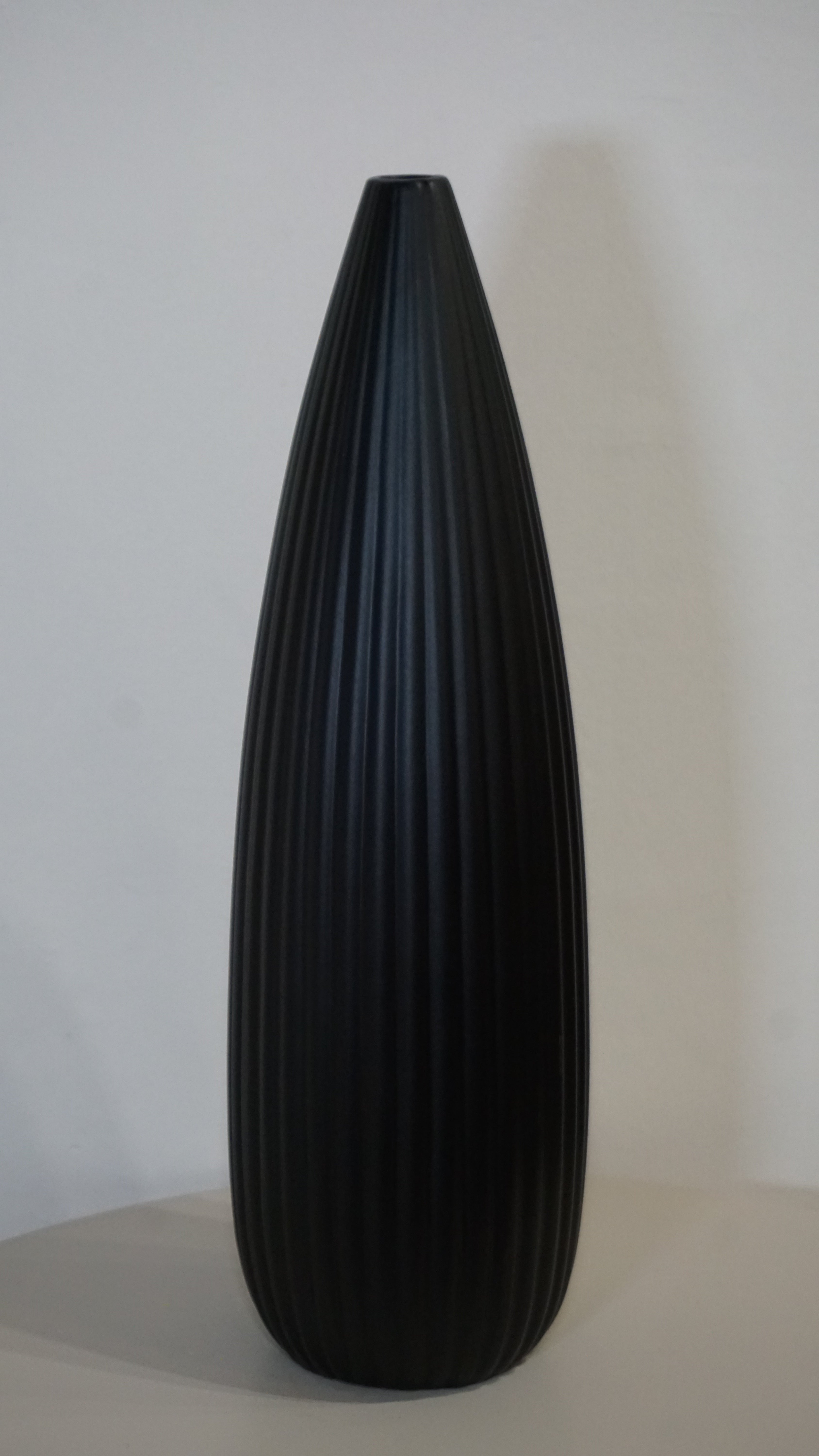 VASO IN CERAMICA NERO